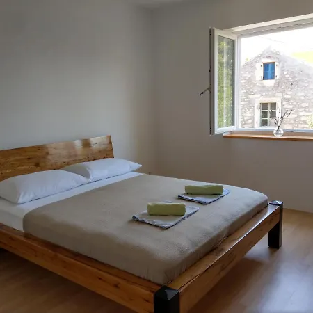 Apartman *